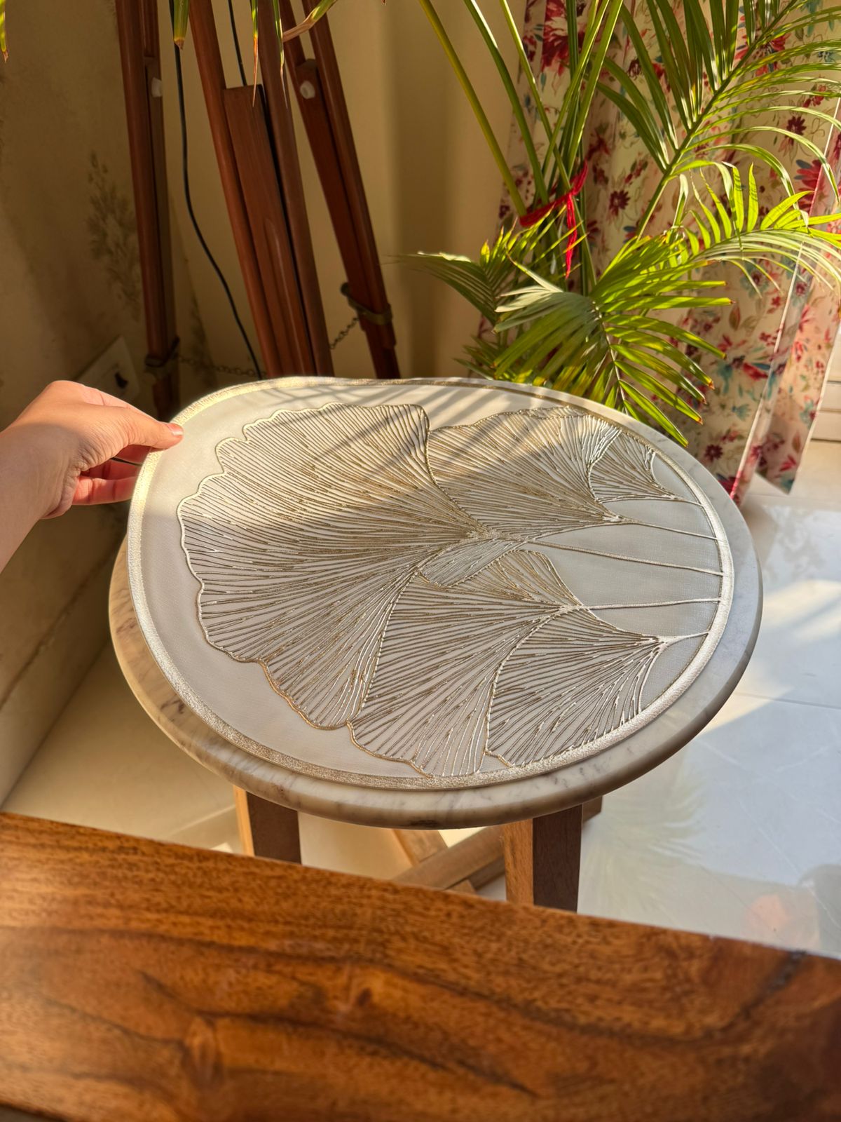 White Gold round placemats shell flower set of 6pcs