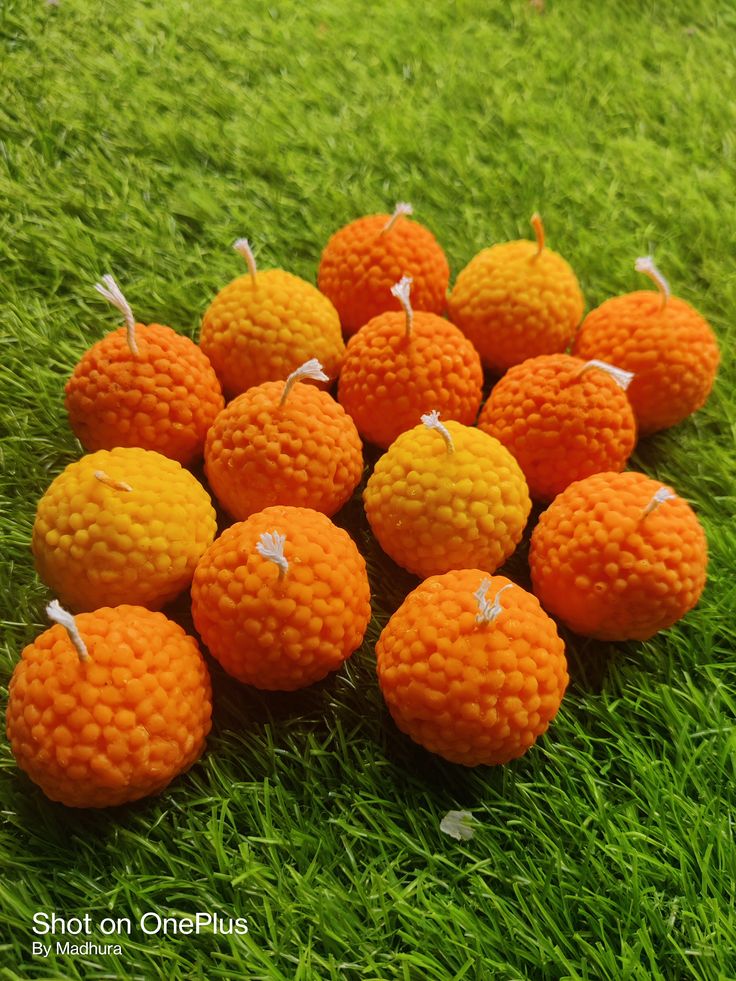 4 Moti choor ladoo mithai Candles