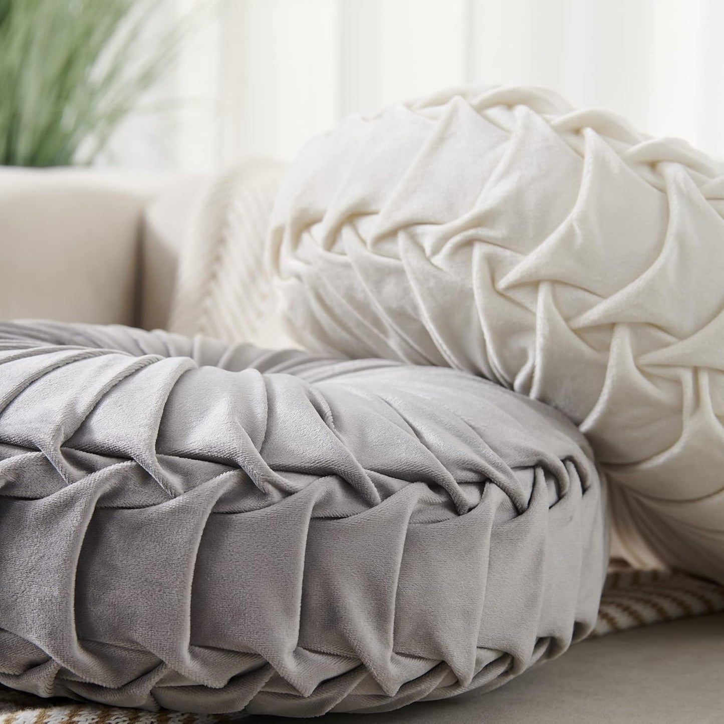 Round filled sofa cushion Velvet Home Decoration Pleated Round Pillow Cushion for Couch Chair Bed