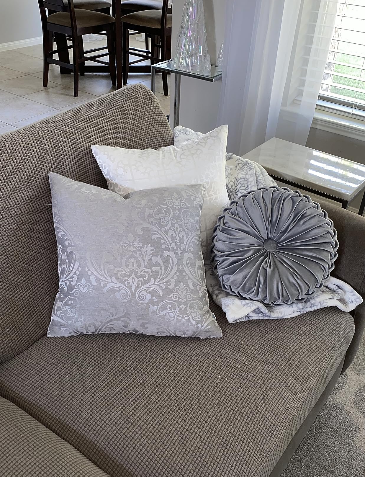 Round filled sofa cushion Velvet Home Decoration Pleated Round Pillow Cushion for Couch Chair Bed
